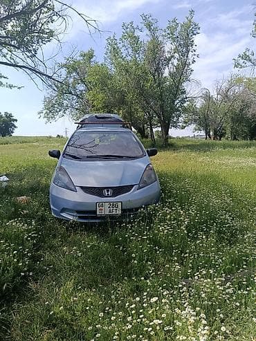 Honda Fit: 2010 г., 1.5 л, Автомат, Бензин, Хэтчбэк at lalafo.kg Honda Fit: 2010 г., 1.5 л, Автомат, Бензин, Хэтчбэк