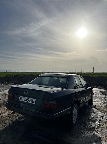 авто в аварийном состоянии: Mercedes-Benz W124: 1993 г., 2.2 л, Автомат, Бензин, Седан — 6