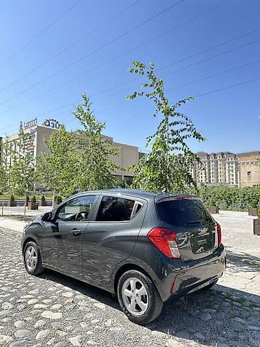 Chevrolet Spark: 2019 г., 1 л, Автомат, Бензин, Седан