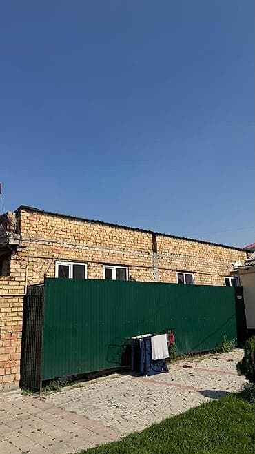 хаты: Продаётся участок два дома, дом с бизнесом квартира 5 квартир доход — 3