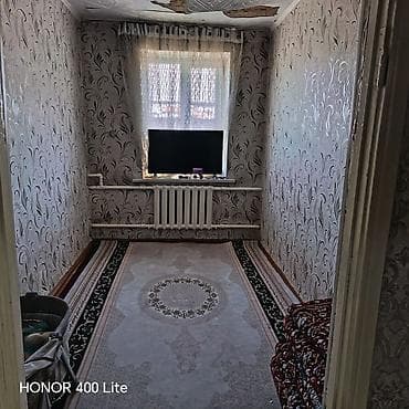 дом с швейный цехом: Просторный частный дом с большим крытым двором/навесом. Токмак — 7