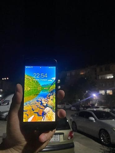 IPhone 7, Новый, 128 ГБ, Черный, Зарядное устройство, Чехол, 74 %