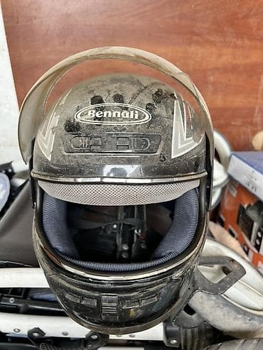 Спорт и отдых: 2 шлема 1000 сом Шлем для мото/скутера Bennali - Тип: интеграл с — 3