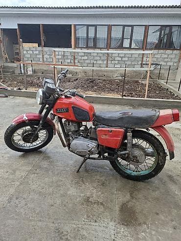 Мотоцикл ИЖ Планета (классика СССР), красный. Основные особенности: -