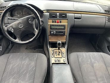 mers 212: Mercedes-Benz E-Class: 2001 г., 3.2 л, Автомат, Дизель, Седан — 5
