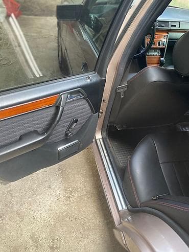 Унаа: Mercedes-Benz W124: 1993 г., 2.2 л, Кол менен иштөөчү, Бензин, Седан — 10