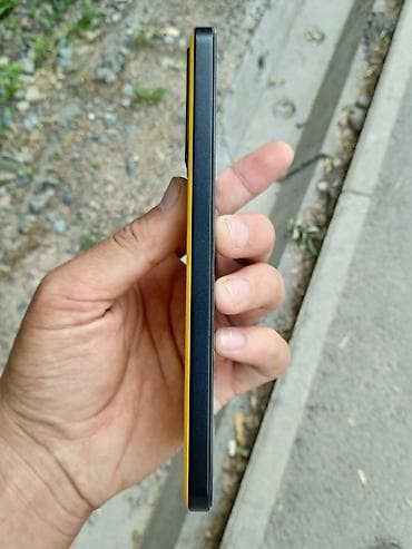 poco c55: Poco X6 Pro 5G, Б/у, 256 ГБ, цвет - Желтый, 2 SIM — 5