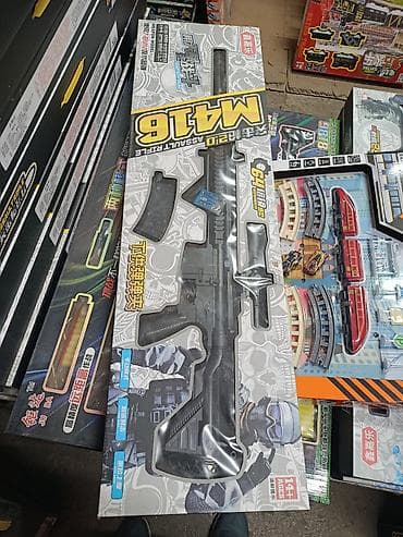 Игрушечный автомат M4A1 (Assault Rifle) в коробке. Особенности: -