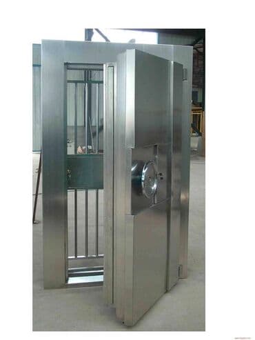 изготовление сейфов под заказ: Металлическая сейфовая дверь, Без установки, Платная доставка, Новый — 3