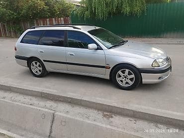 авто машиналар: Toyota Avensis: 2002 г., 2 л, Кол менен иштөөчү, Дизель, Универсал — 3