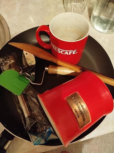 буфет кухный: Отдам даром.Набор посуды для сервировки стола. Состав: - Комплект — 2