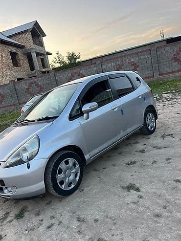 аренда авто с последующим выкупом в бишкеке: Honda Fit: 2005 г., 1.5 л, Вариатор, Бензин, Хэтчбэк — 1