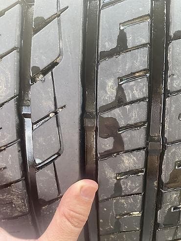 27540: Пара автомобильных шин 275/40 R20 Б/у шины лето состояние ближе к — 2