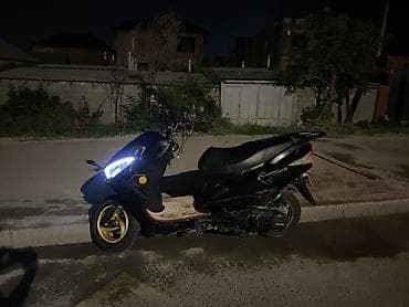 suzuki shift: Скутер/мопед 50–165см³ (визуально спортивный дизайн) Описание: - — 3