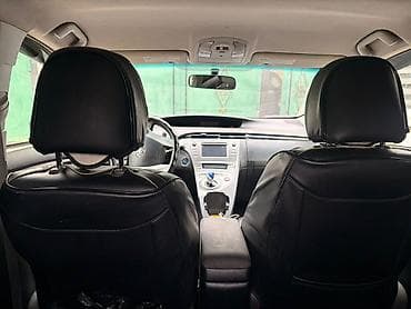 toyota prius 2013: Toyota Prius: 2013 г., 1.8 л, Вариатор, Бензин, Хэтчбэк — 8