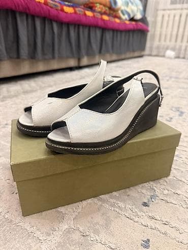 Жеке буюмдар: Босоножки на танкетке Luna Piu - Модель: открытый мыс, закрытая — 1