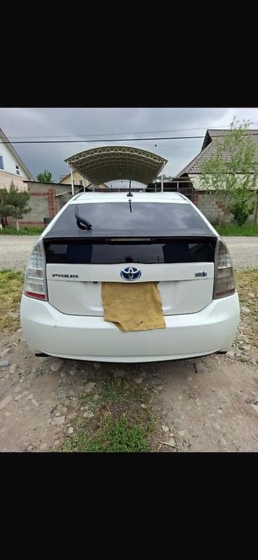 byd e7: Toyota Prius: 2011 г., 1.8 л, Вариатор, Гибрид, Хэтчбэк — 4