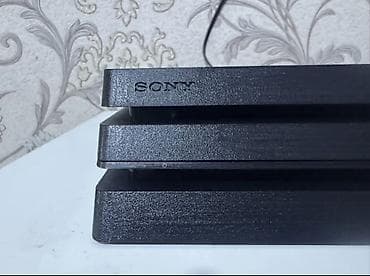 Техника и электроника: PlayStation 4 Pro (PS4 Pro), черный

С двумя джойстиками — 2