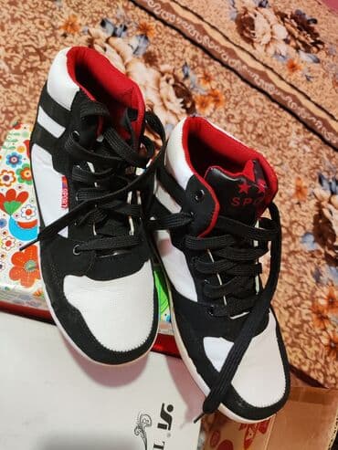 женская модельная обувь больших размеров: Спортивная обувь женская, размер 38,, очень модная актуальная,в — 2