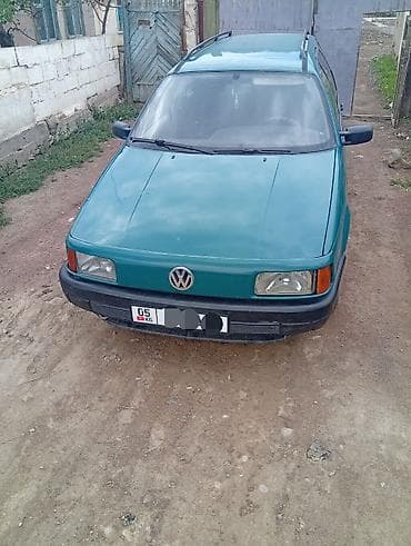 Volkswagen Passat: 1993 г., 1.8 л, Кол менен иштөөчү, Бензин, Универсал — 1