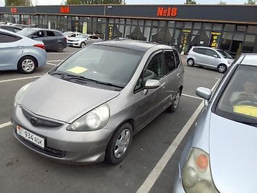 x5 2018: Honda Fit: 2005 г., 1.5 л, Вариатор, Бензин, Хэтчбэк — 3