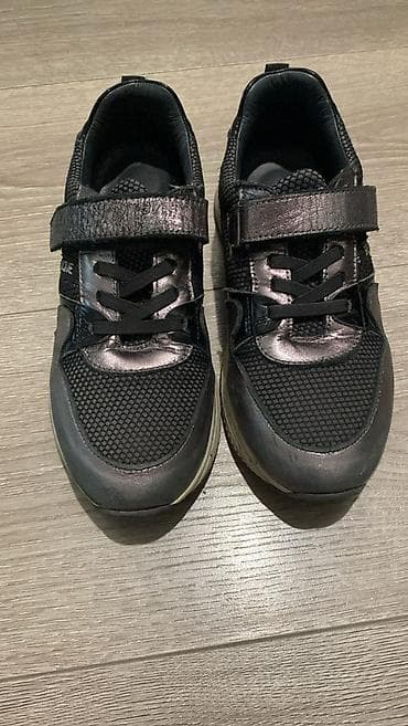 Балдар электр унаалары: Турецкие кроссовки Tutubi, на девочку размер 33, в очень хорошем — 1