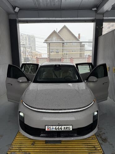 Lixiang L6: 2024 г., 1.5 л, Робот, Электромобиль, Внедорожник