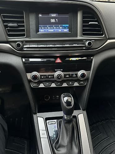 Продажа авто: Hyundai Elantra: 2020 г., 2 л, Автомат, Бензин, Седан — 9