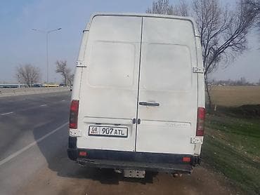 мерс бусик: Грузовик, Mercedes-Benz — 2