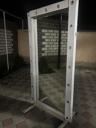 party box: Б/у зеркало с подсветкой, в полный рост каркас из прочного металла — 1