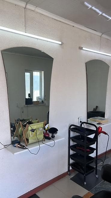 Парикмахерская зеркало