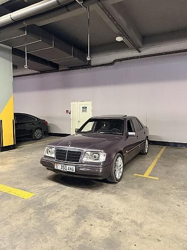 Mercedes-Benz 220: 1994 г., 2.2 л, Механика, Бензин, Седан — 3