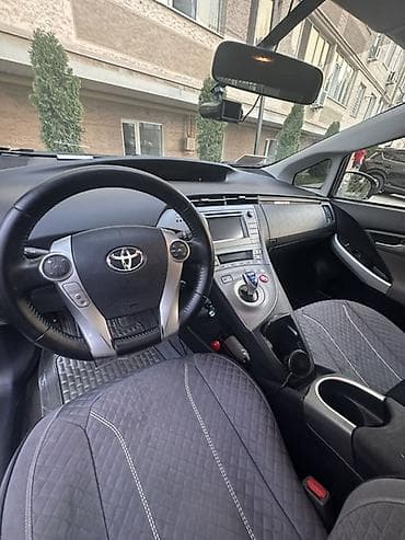 Продажа авто: Toyota Prius: 2014 г., 1.8 л, Вариатор, Гибрид, Хэтчбэк — 7