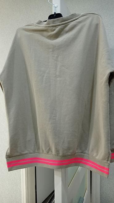 Толстовки, худи: Свитшот, С надписью, Б/у, S — 2