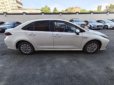 на corolla: Toyota Corolla: 2022 г., 1.8 л, Вариатор, Гибрид, Седан — 7