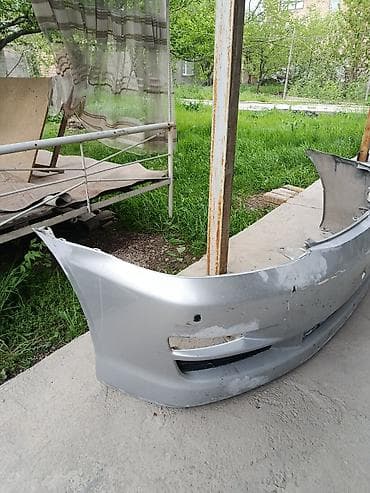 hyundai xcient: Бампер Toyota, Оригинал — 2