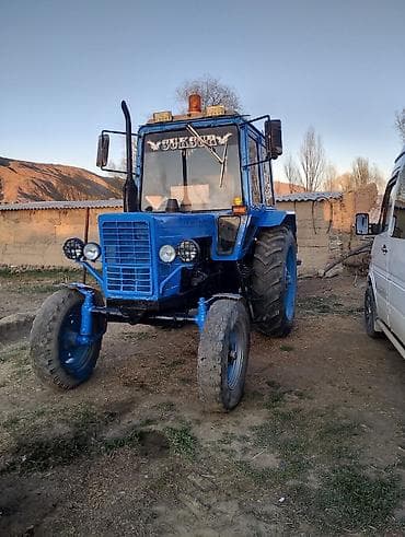 Агродроны: Трактор колесный, с кабиной. - Цвет: синий. Закрытая остекленная — 3