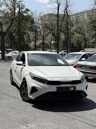 byd e7: Kia K3: 2022 г., 1.6 л, Автомат, Бензин, Седан — 1
