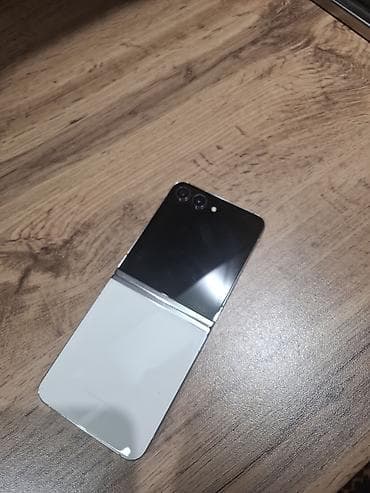 дишовый телефон: Samsung Z Flip, Б/у — 2