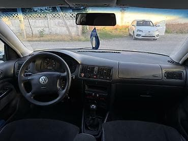 Volkswagen Golf: 1998 г., 1.6 л, Механика, Бензин, Хэтчбэк — 10