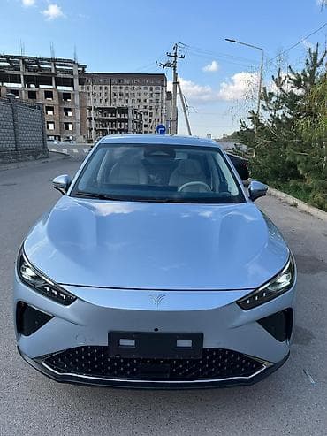 rerode r1: Lixiang One: 2024 г., 1.5 л, Автомат, Гибрид — 1
