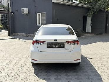 Продажа авто: Toyota Corolla: 2022 г., 1.8 л, Гибрид, Седан — 5