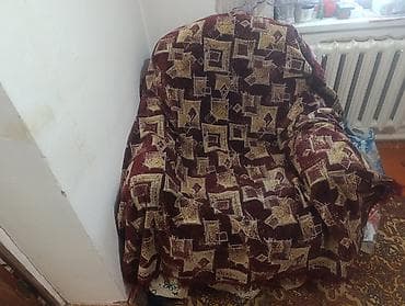 Текстиль: Продаю комплект покрывал на два дивана и два кресла.Производство — 3