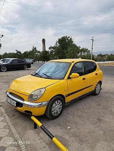 авто компании: Daihatsu Sirion: 1998 г., 1 л, Механика, Бензин, Хэтчбэк — 1