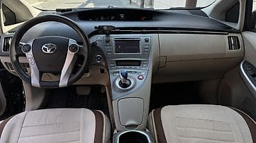 subaru foreste: Toyota Prius: 2015 г., 1.8 л, Вариатор, Гибрид, Хэтчбэк — 6
