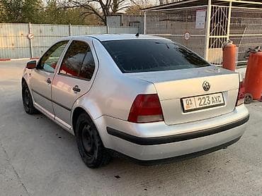Volkswagen: Volkswagen Bora: 2001 г., 1.6 л, Механика, Бензин, Седан — 2