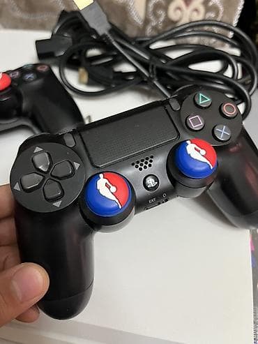 airpods pro: Игровой комплект PlayStation 4 Pro (белая) диск отдельно продаю — 4