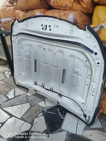 corolla e150: Капот Toyota, Оригинал — 1