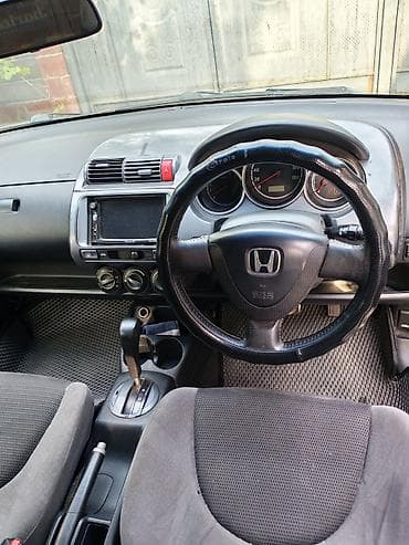 Honda Fit: 2002 г., 1.3 л, Вариатор, Бензин, Хэтчбэк — 6
