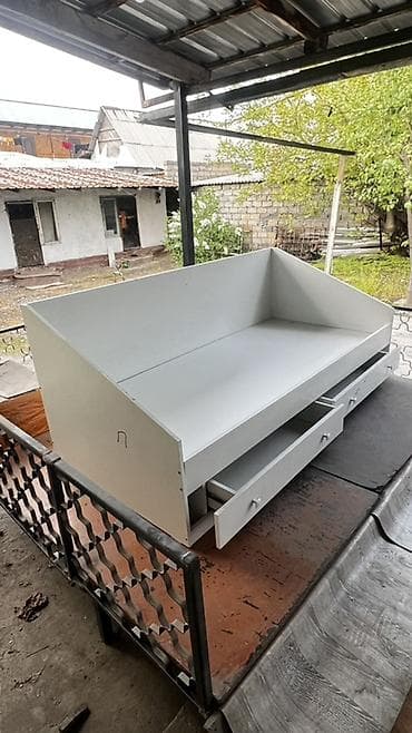 Детская/подростковая кровать-диван с бортами и выдвижными ящиками -